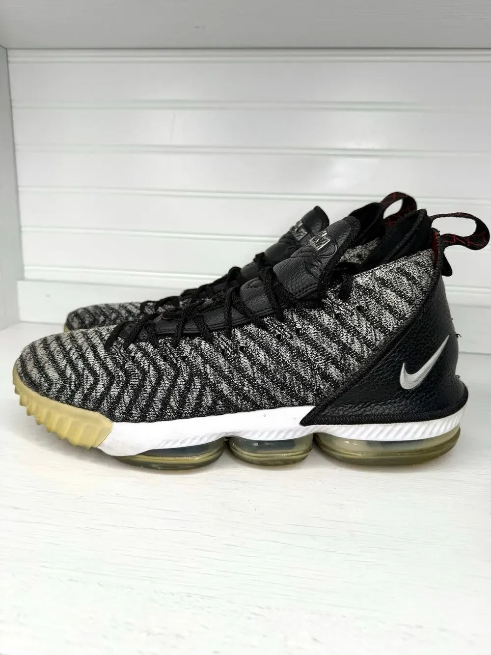 Nike LeBron 16 Oreo Mens Size 12 Black White Basketball Shoes AO2588-006